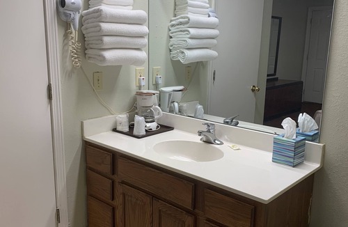 Maggie Valley Hotel | Hearth & Home Inn