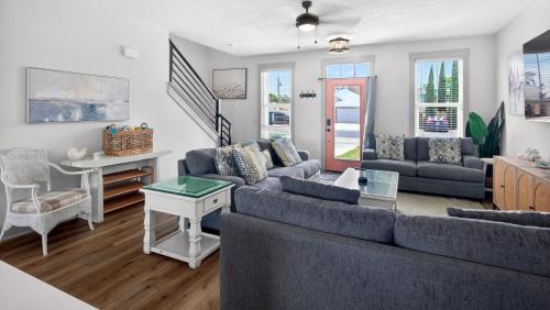 Sunnyside House | Heated Pool! 4BR Pool Home, Sleeps 15, Game Room & Minutes to 30A & Pier Park