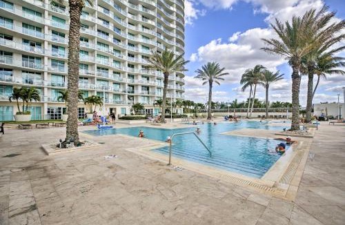 Edgewood Apartment | Heated Pool Access! Waterfront Fort Myers Condo