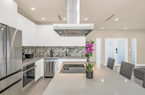 Golden Glades House | Heated Pool Villa 4BR Basketball BBQ