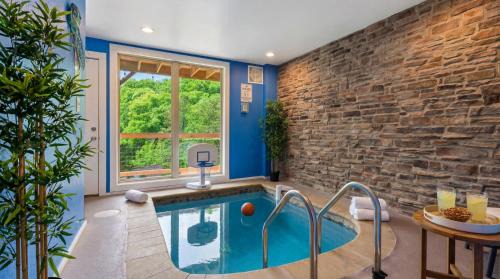 Sevierville Ski Chalet | Heavenly Bliss By Ghosal Luxury Lodging
