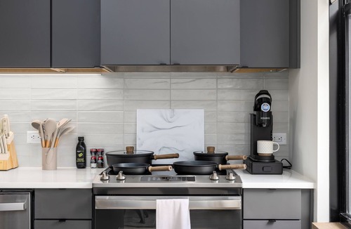Central City Apartment | Heritage Loft – Couples/Studio/WiFi/City Views