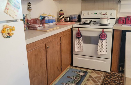 Folkston House | Hickey Manor, isolated and comfortable. Great for large family.
