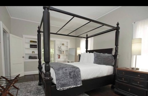 Crestline Heights House | Hidden Gem Close to Airport
