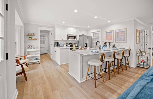 West Ashley House | Hidden Gem Close to Downtown & Beaches, 8 Guests