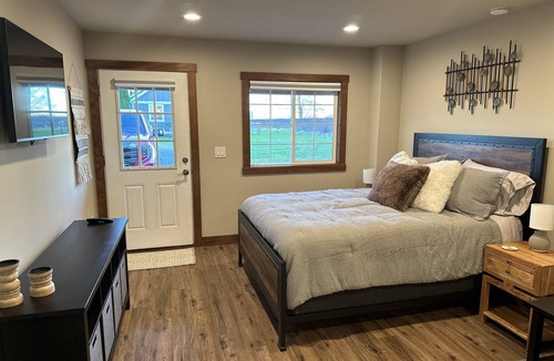 Burlington Apartment | Hidden Gem! Our brand new space in the heart of Skagit Valley!