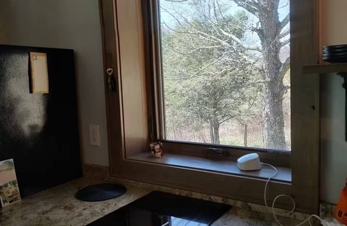 Newland House | Hiker's Hideout Blue Ridge Pkwy, Peaceful guest cabin off MM 313