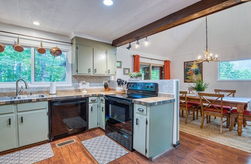Maggie Valley Cabin | Hillside Hideaway/Views/Hot Tub/Fireplace & Pit