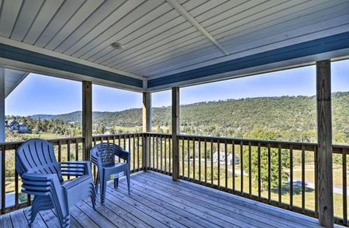Trenton House | Hillside View on Tanglewood