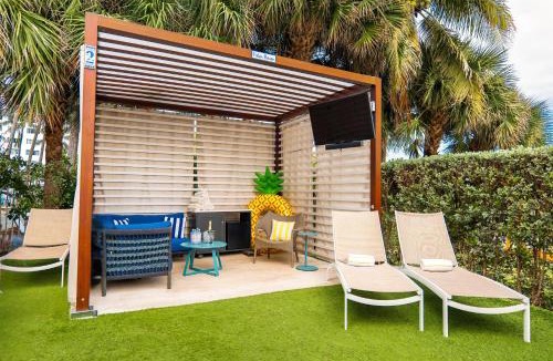 Mid Beach Resort | Hilton Cabana Miami Beach Resort