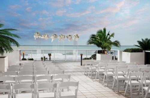 Mid Beach Resort | Hilton Cabana Miami Beach Resort