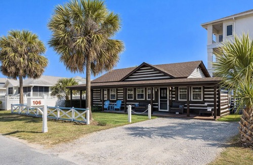 Laguna Beach House | Historic 1936 Log Cabin - Steps to Beach - Sleeps 8 - Dog-Friendly