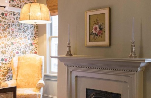 Harleston Village Bed & Breakfast | Historic B&B Veranda King Suite Walk to King