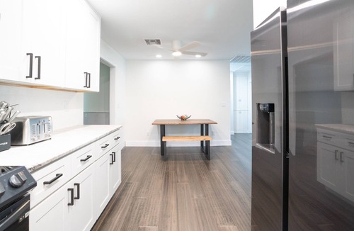 Coconut Grove Cottage | Historic district cottage near downtown Ft. Myers - Artful Abode!