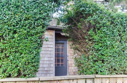 Downtown Cannon Beach House | Historic Haystack Cabin