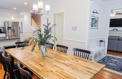 West End House | Historic Westend Jewel-Pet Friendly, Sleeps 12