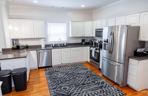 West End House | Historic Westend Jewel-Pet Friendly, Sleeps 12