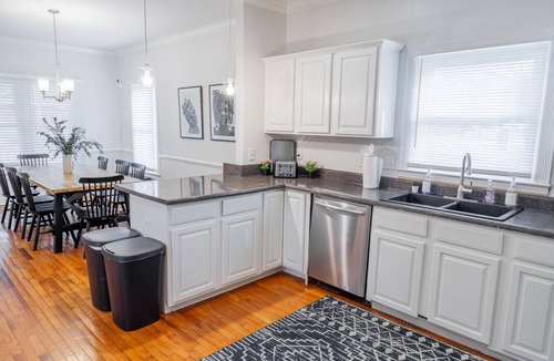 West End House | Historic Westend Jewel-Pet Friendly, Sleeps 12