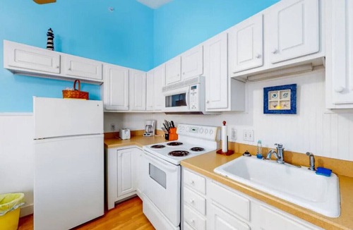 Holiday Harbor Apartment | Holiday Harbor Marina Apartment with boat slip!
