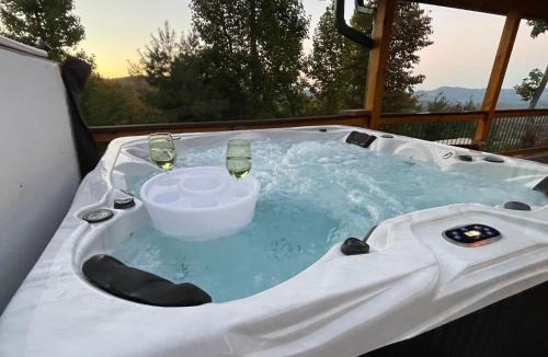 Del Rio House | Holiday Home Bull Mountain Aerie by Interhome