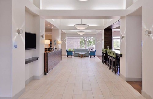Mooresville Hotel | Holiday Inn Express Hotel & Suites Mooresville - Lake Norman, an IHG Hotel