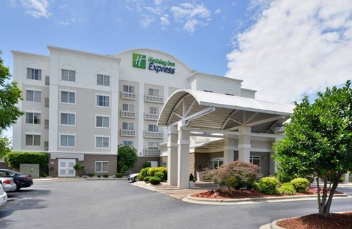 Mooresville Hotel | Holiday Inn Express Hotel & Suites Mooresville - Lake Norman, an IHG Hotel