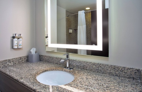 Augusta Hotel | Holiday Inn Express Augusta North by IHG