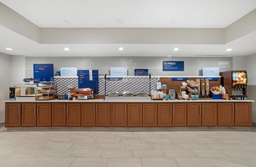 Fairhope Hotel | Holiday Inn Express Fairhope - Point Clear by IHG