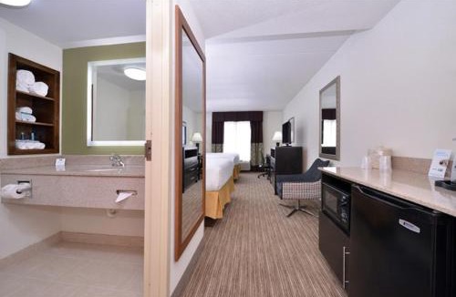 Mooresville Hotel | Holiday Inn Express Hotel & Suites Mooresville - Lake Norman by IHG