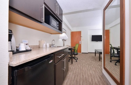 Mooresville Hotel | Holiday Inn Express Hotel & Suites Mooresville - Lake Norman by IHG