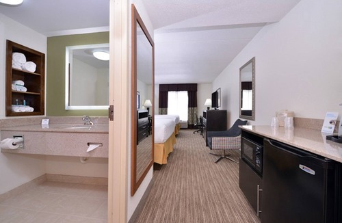 Mooresville Hotel | Holiday Inn Express Hotel & Suites Mooresville - Lake Norman by IHG
