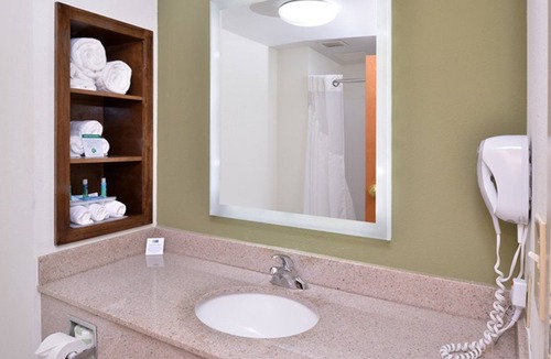 Mooresville Hotel | Holiday Inn Express Hotel & Suites Mooresville - Lake Norman by IHG