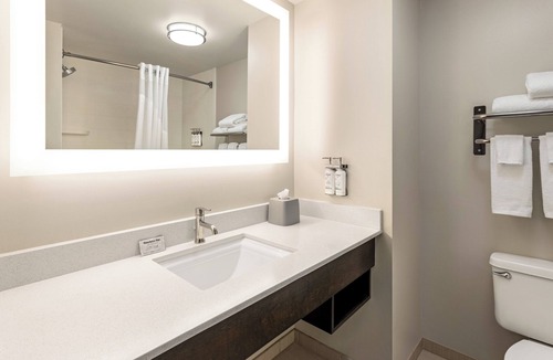 Irondale Hotel | Holiday Inn Express Hotel & Suites Birmingham-Irondale(East) by IHG