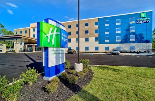 Huntsville Hotel | Holiday Inn Express - Huntsville Space Center by IHG