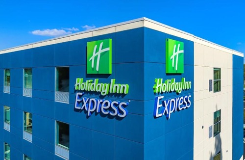 Huntsville Hotel | Holiday Inn Express - Huntsville Space Center by IHG