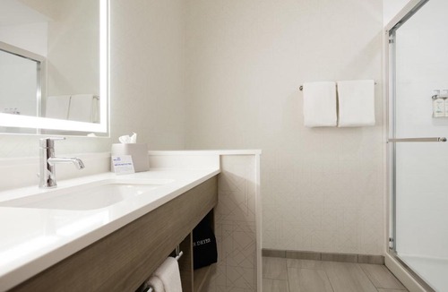 Normal Hotel | Holiday Inn Express & Suites Huntsville Northeast by IHG