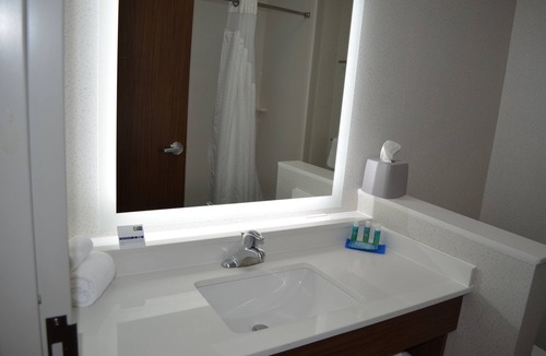 University Place Hotel | Holiday Inn Express & Suites Charlotte NE - University Area by IHG