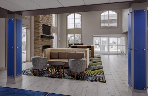 Asheville Hotel | Holiday Inn Express & Suites Asheville SW - Outlet Ctr Area by IHG