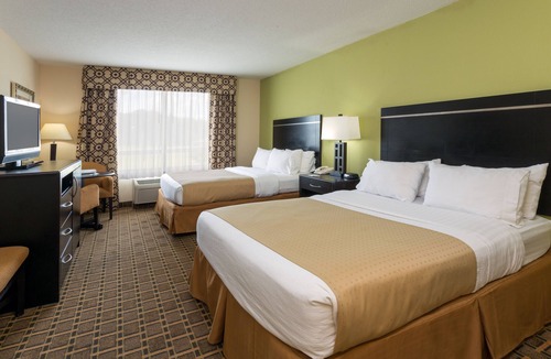 Statesboro Hotel | Holiday Inn Statesboro-University Area by IHG