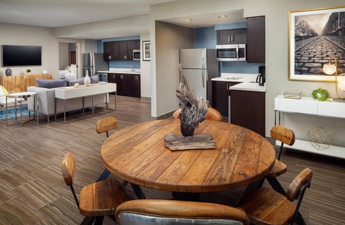 Hitch Village - Fred Wessels Homes Hotel | Homewood Suites by Hilton Savannah Historic Dist/Riverfront