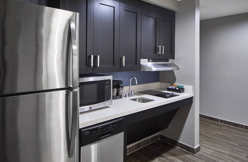 Hitch Village - Fred Wessels Homes Hotel | Homewood Suites by Hilton Savannah Historic Dist/Riverfront