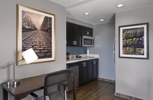 Hitch Village - Fred Wessels Homes Hotel | Homewood Suites by Hilton Savannah Historic Dist/Riverfront