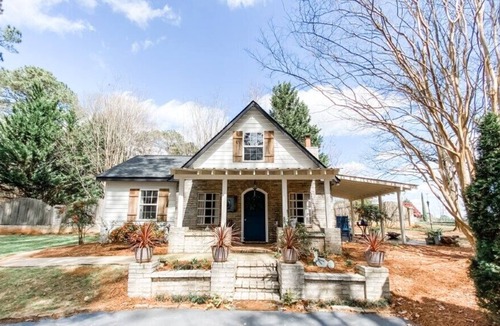 Griffin Cottage | Honeymoon Cottage at Sanctuaire Atelier - nestled in the woods