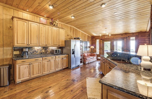 Waynesville House | Hot Tub + Fire Pit: Spacious Waynesville Escape!