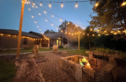 Waynesville House | Hot Tub + Fire Pit: Spacious Waynesville Escape!