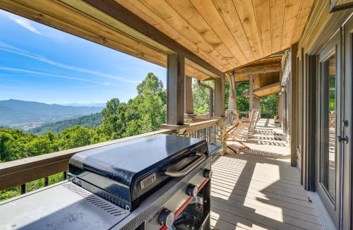 Waynesville House | Hot Tub + Fire Pit: Spacious Waynesville Escape!
