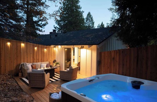 Running Springs Cabin | Hot Tub, Fireplace & Deck, KIng Beds Walkable to Town