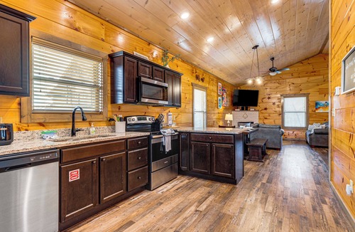 Sevierville Cottage | Hot Tub, Games & Pool: Sevierville Family Retreat
