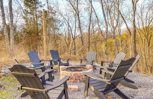 Sevierville Cottage | Hot Tub, Games & Pool: Sevierville Family Retreat