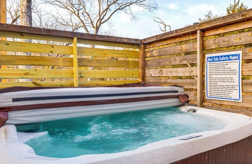 Sevierville Cabin | Hot Tub, Games & Pool: Sevierville Family Retreat